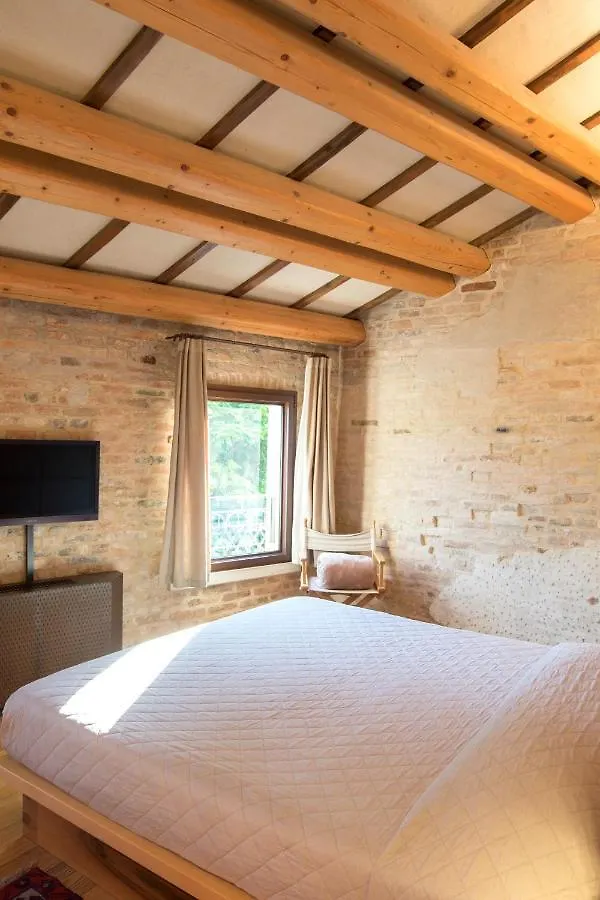 Locanda Ponte Dante Treviso 2*,  Italy