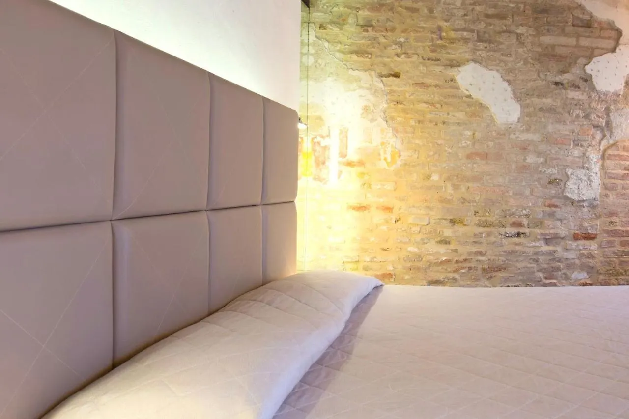 Locanda Ponte Dante Treviso Bed & Breakfast