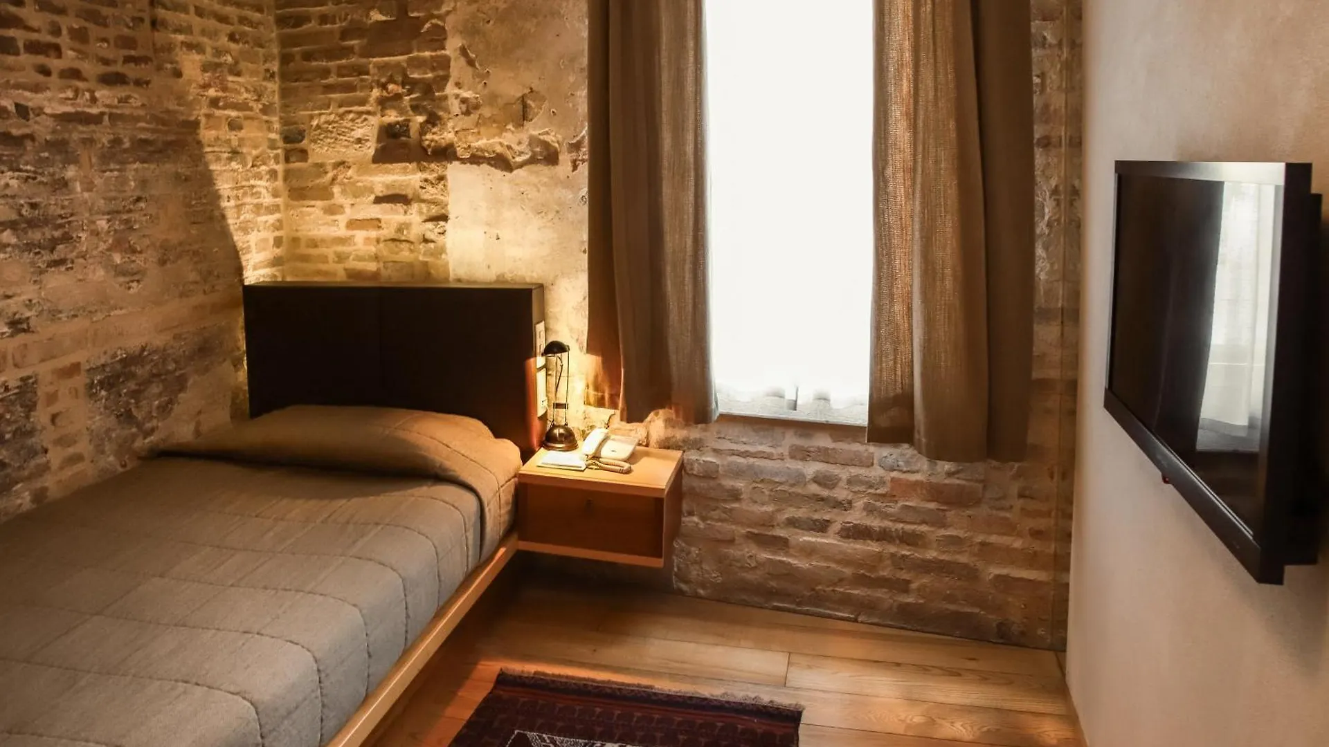 Locanda Ponte Dante Treviso Italy