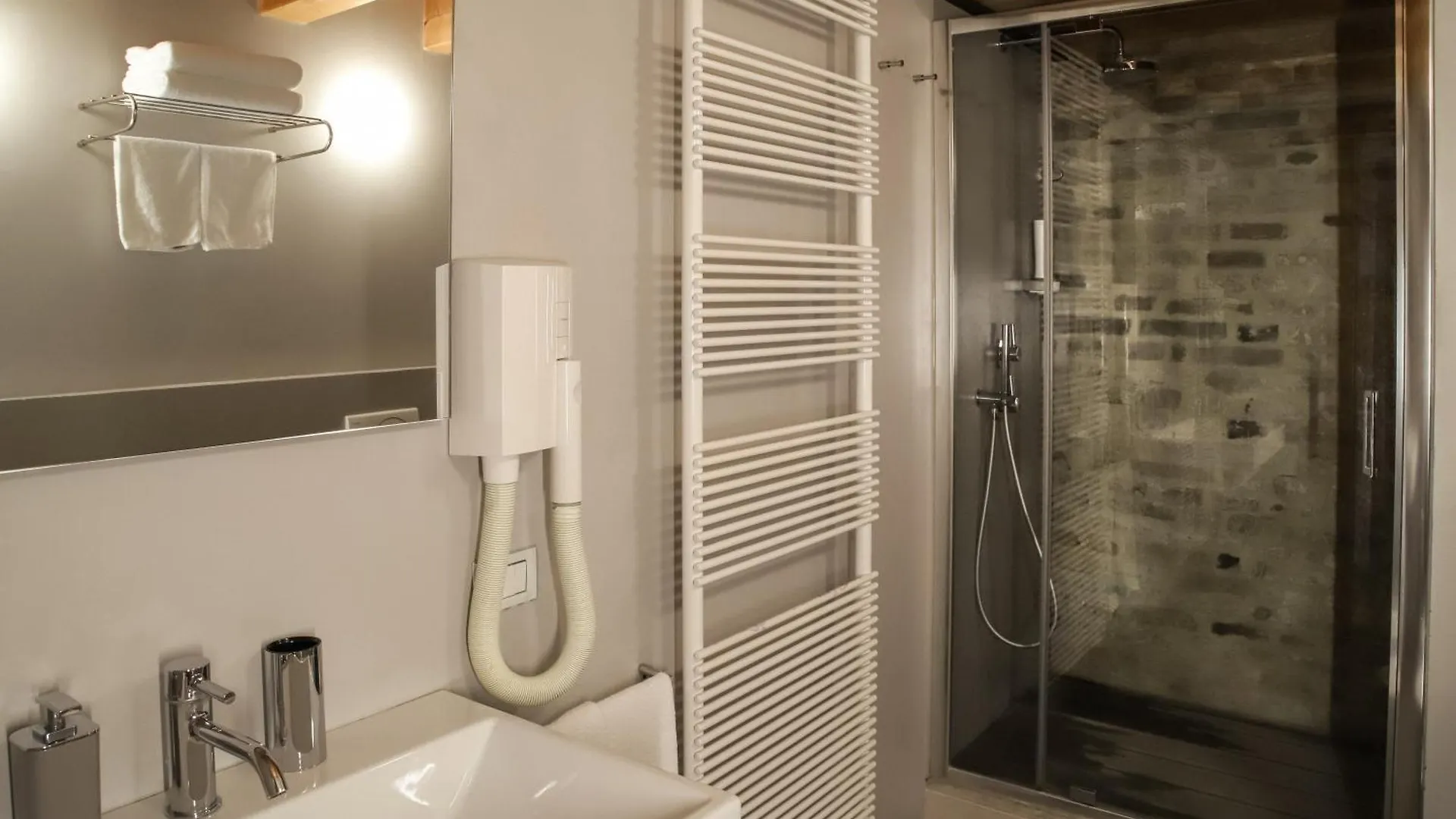 ** Bed & Breakfast Locanda Ponte Dante Treviso Italy